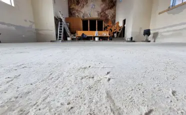 Mindenszentek-templom, Baracska, aljzatbeton felújítása