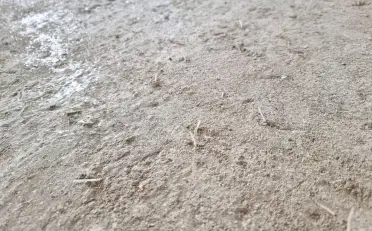 Aljzatbeton erősítése szintetikus szálakkal